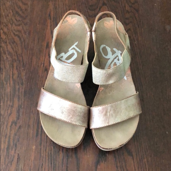 OTBT Shoes - Worn only once!!! Size 6.5 OTBT’s!! Super cute!